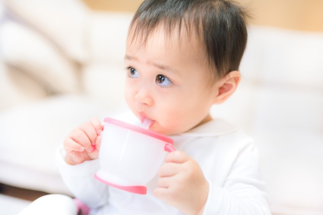 赤ちゃんの風呂上がりの水分補給は そのやり方は間違っているかも 疑問スッキリ Com